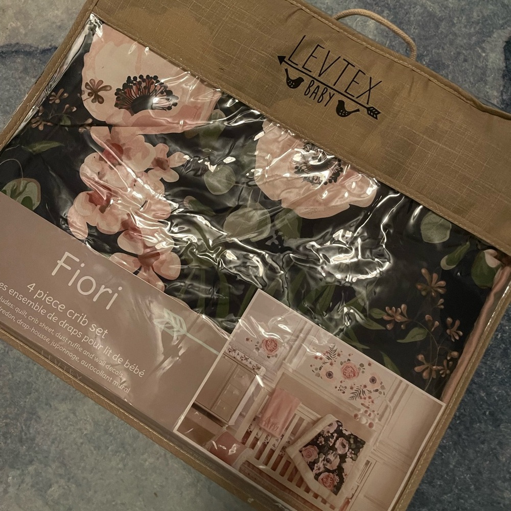 Levtex fiori nursey bedding NWT